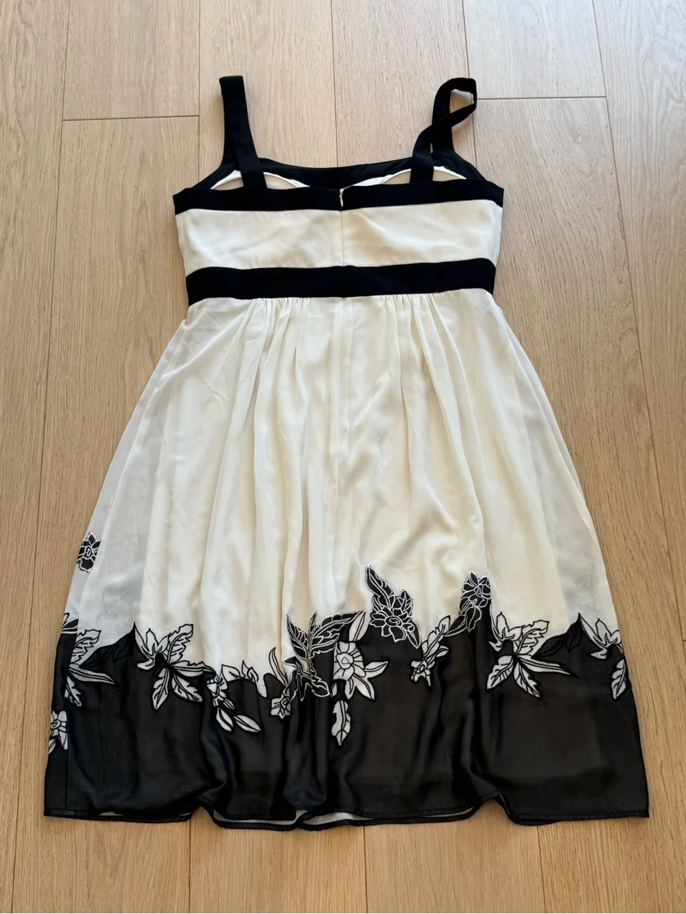 BNWOT Black & White Floral Cocktail Dress 🤍🖤 Elegant Timeless Vintage Rare - Picture 3 of 4